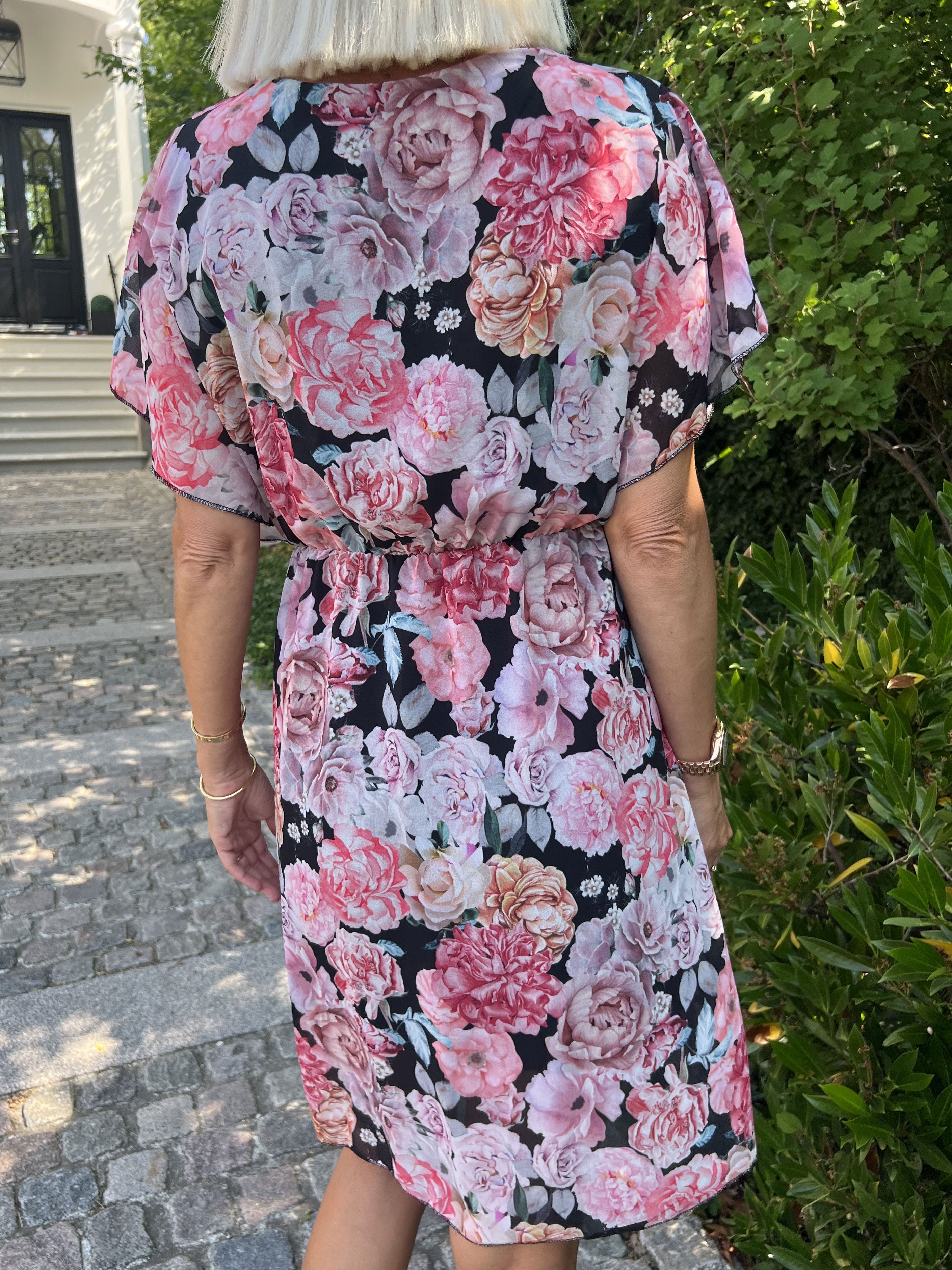 Ibis - Sød sommerkjole i blomsterprint